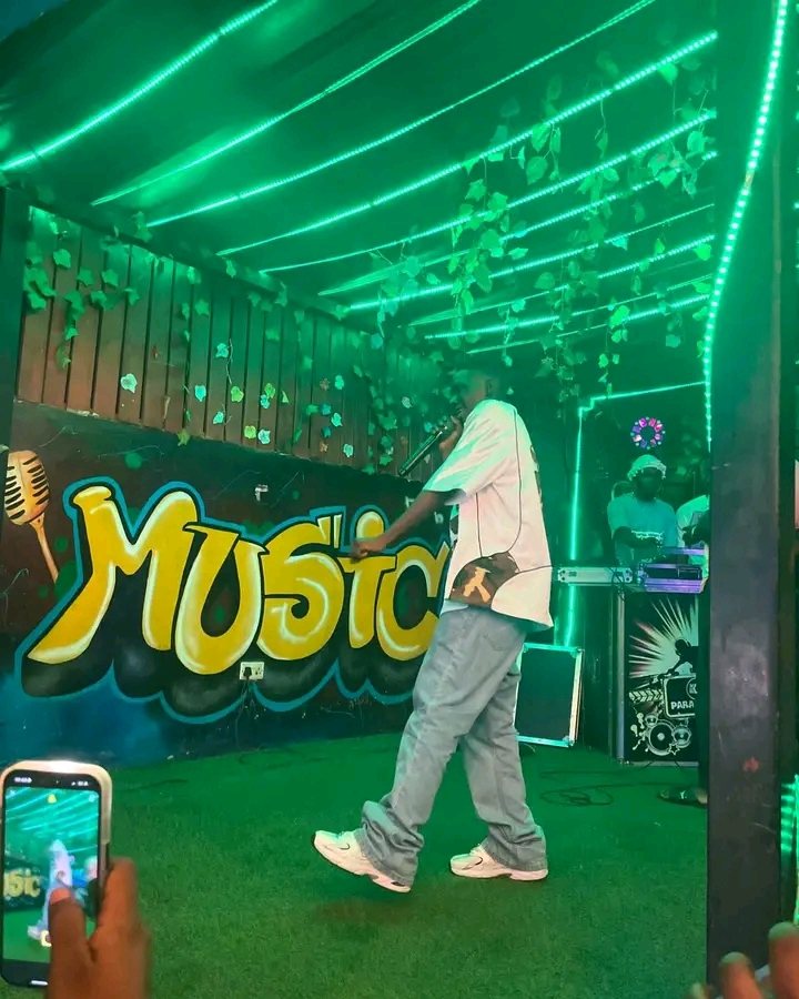 Muyeez Biography: Age, Birthday, Parents, Siblings, Girlfriend, State Of Origin, Songs, Albums, Cars, Net Worth 3 Muyeez Biography: Age, Birthday, Parents, Siblings, Girlfriend, State Of Origin, Songs, Albums, Cars, Net Worth